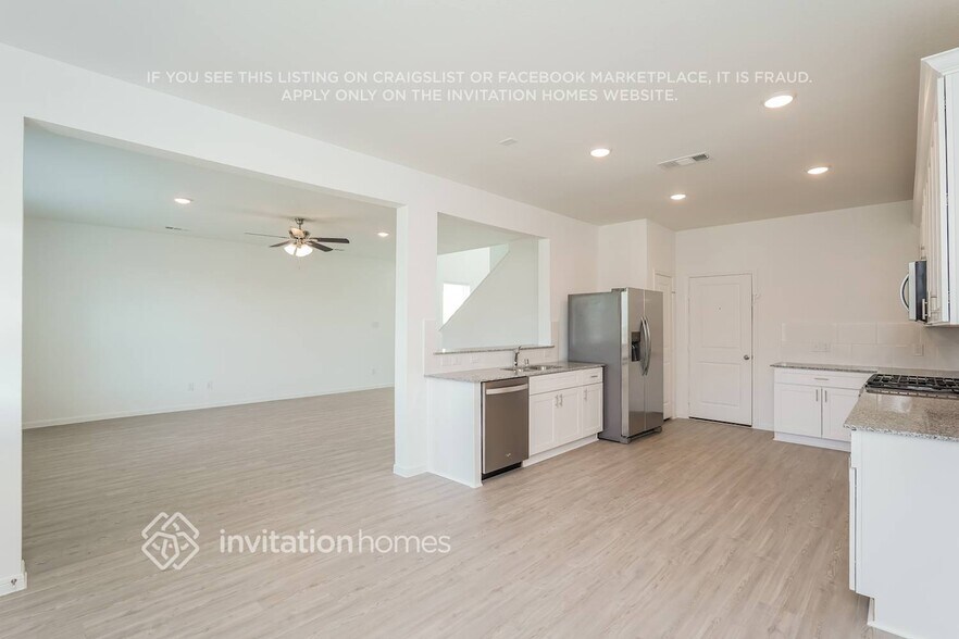 Building Photo - 24546 Red Hawthorn Trce