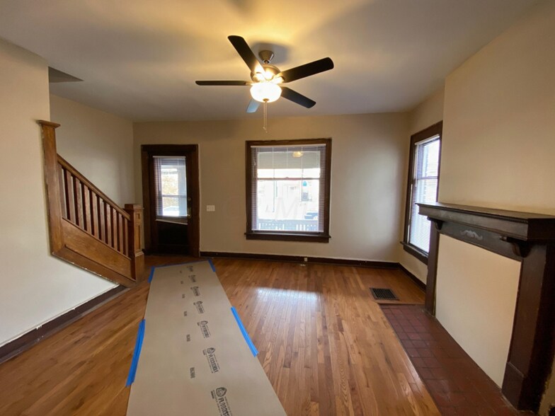 Building Photo - 301 E 19th Ave