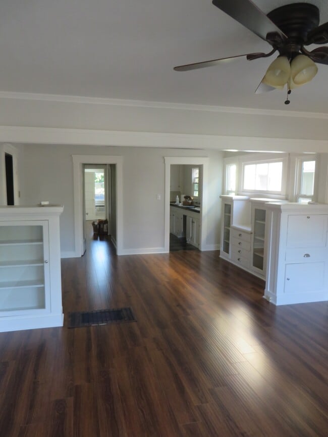 Primary Photo - 4630 Prospect Ave.