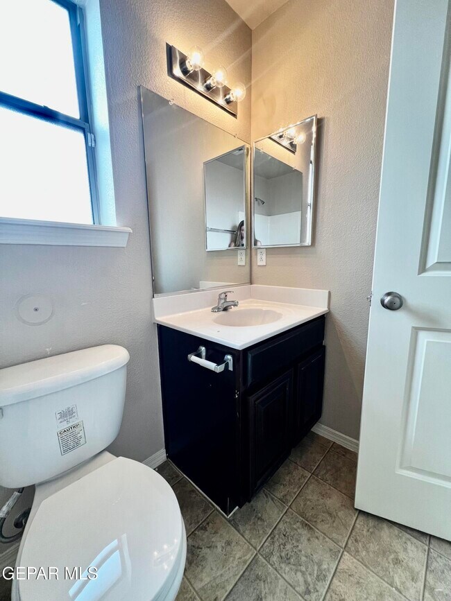 Building Photo - 14160 Lasso Rock Dr