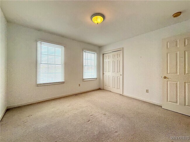 Building Photo - 175 Crown Royal Dr