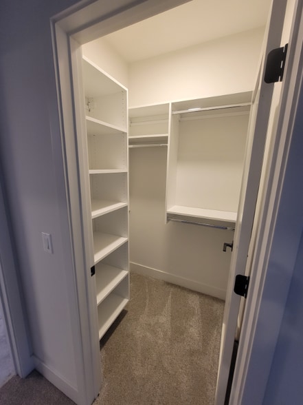 Building Photo - 302 W Liberty Dr