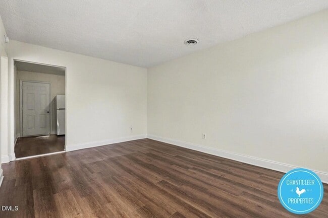 Building Photo - 115 Florence St