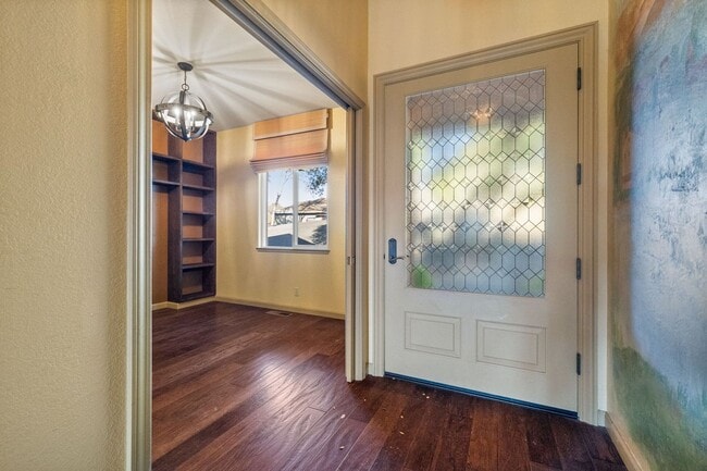 Building Photo - Amazing Apple Valley Home