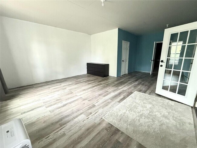 Building Photo - 5575 Coltman Dr