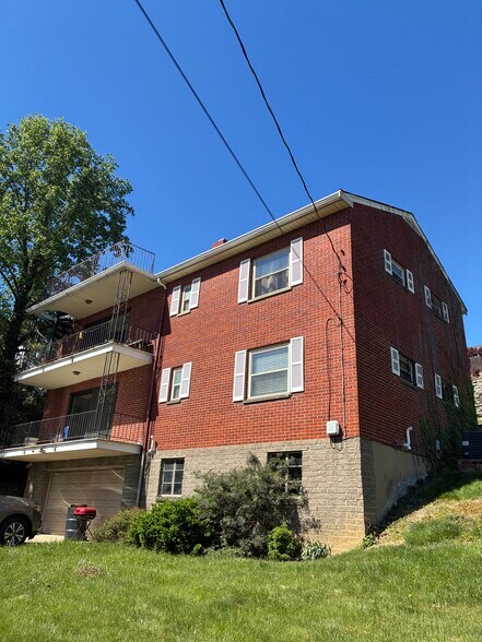 Building Photo - 1130 River Hill Dr