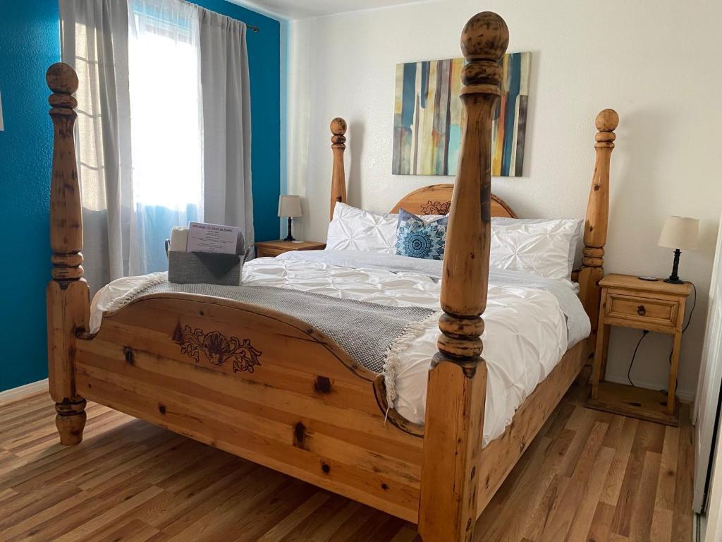 Building Photo - 6413 Center St