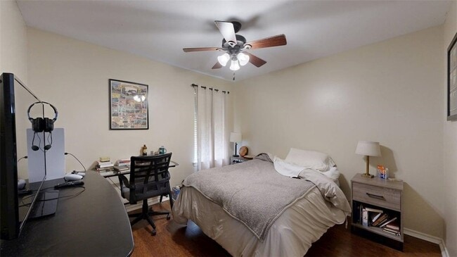 Building Photo - 2415 Carnation Ct