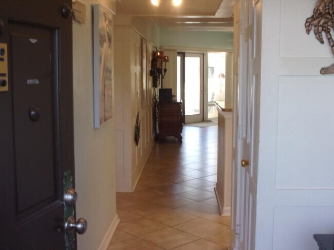 Building Photo - 5650-5A1A A1A S
