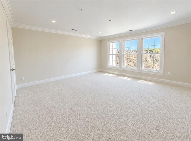 Building Photo - 13535 Flowerfield Dr