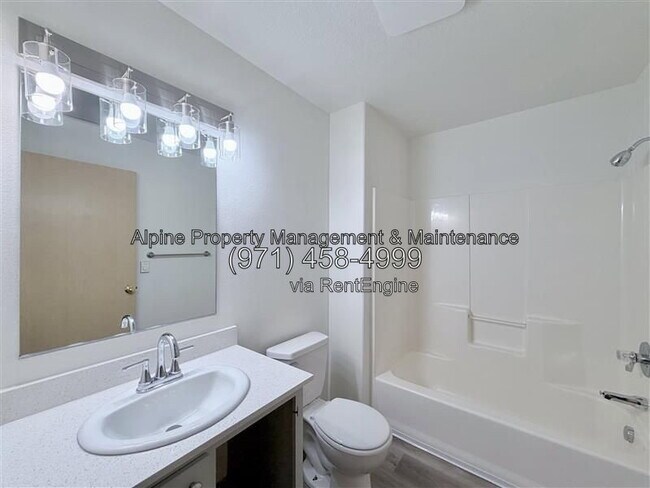 Building Photo - 10010 SW 125th Ave