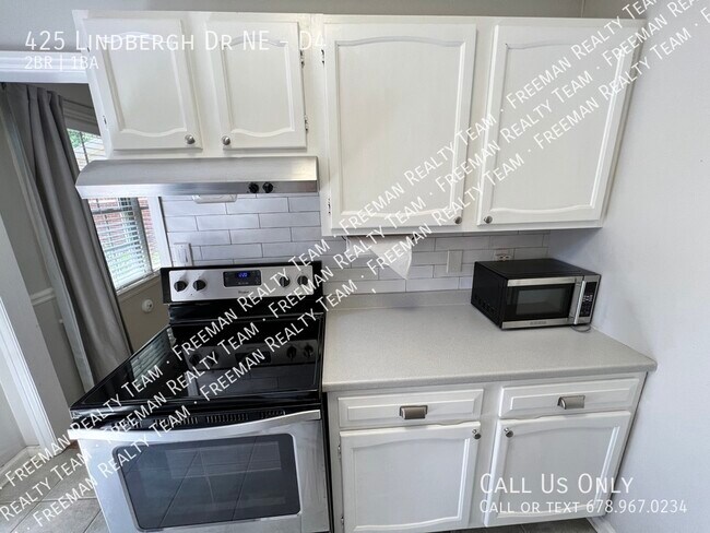Building Photo - 425 Lindbergh Drive NE