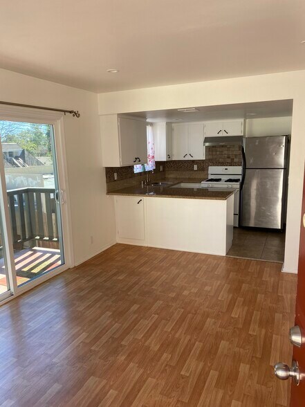 Living Room And Kitchen - 88 N Bonnie Ave