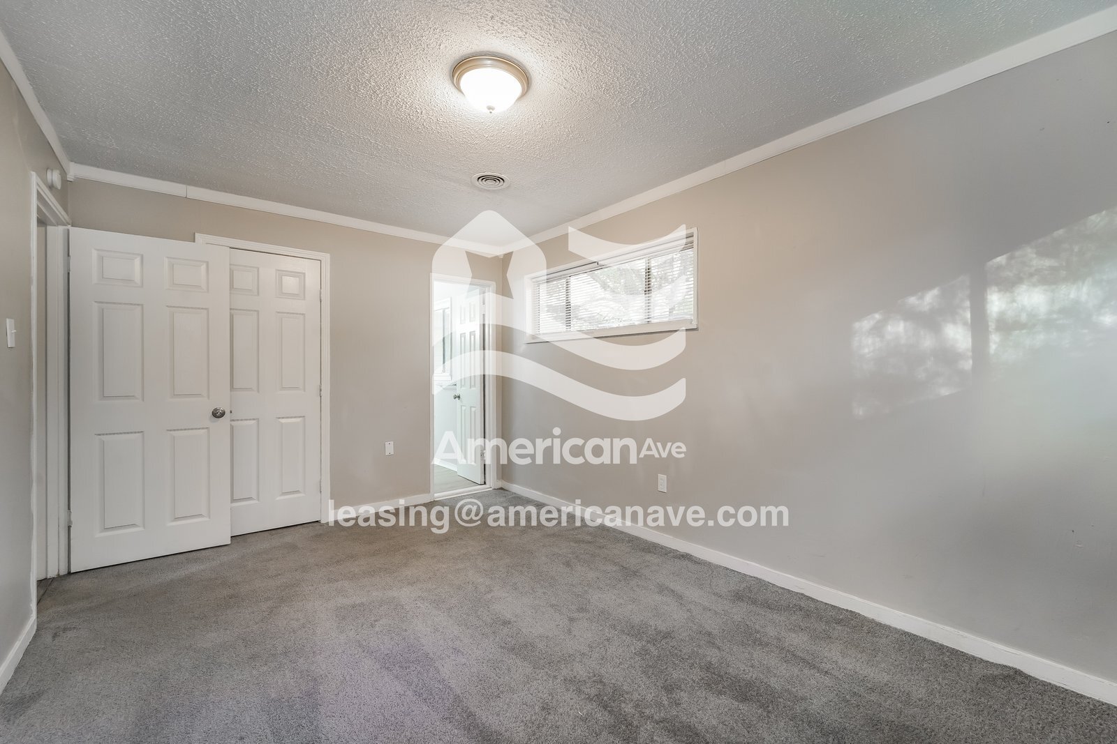 Building Photo - 2975 Lakewood Dr