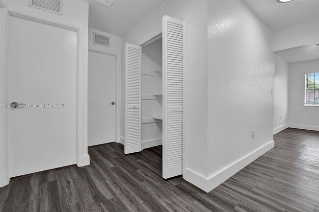 Building Photo - 5753 NW 6th Ave
