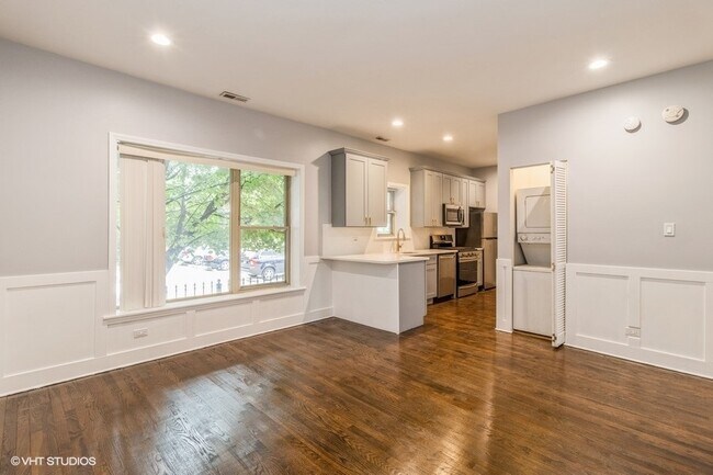 Building Photo - 4210 S King Dr