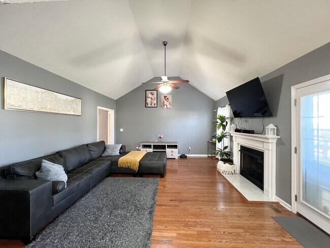Building Photo - Move-In Special Available! Charming Ranch-...