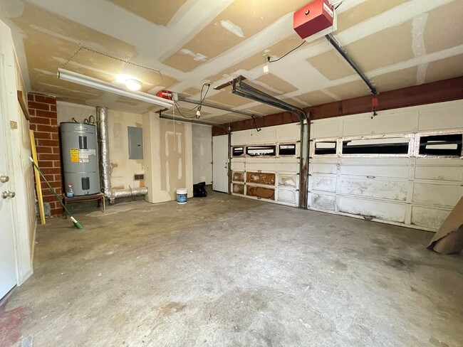 Building Photo - 3-Bedroom Home in SE Portland!