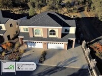 Building Photo - 1353 Browning St