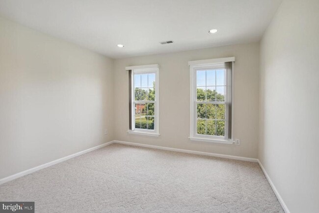 Building Photo - 11427 Potomac Oaks Dr
