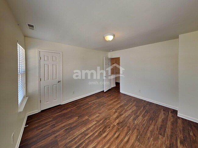 Building Photo - 1606 Harrison Way