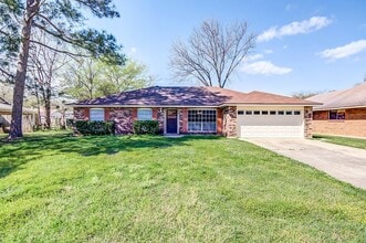Building Photo - 1407 Akron Dr