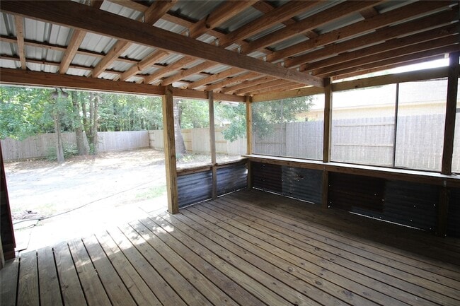 Building Photo - 16405 Sun View Ln