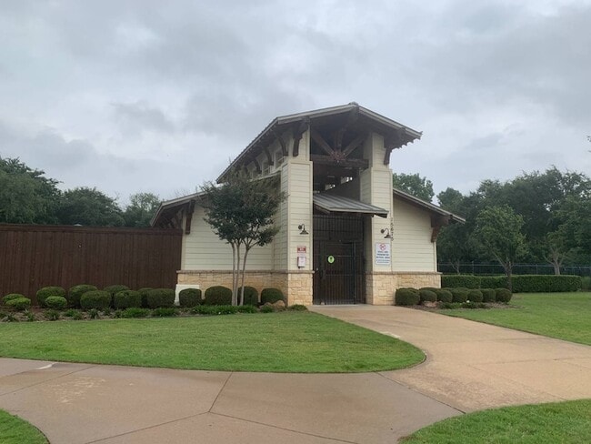 Building Photo - 15428 Adlong Dr