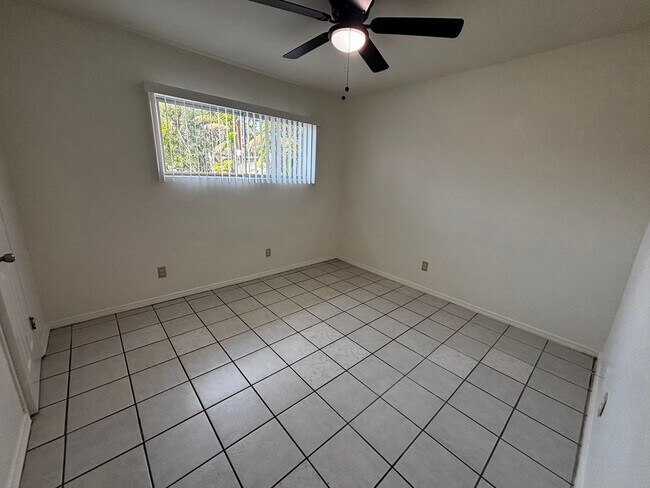 Building Photo - 735 Genevieve St