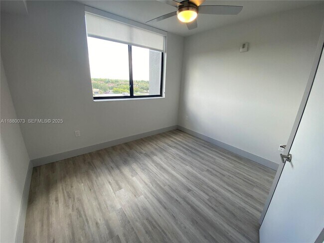 Building Photo - 9000 Ramblewood Dr