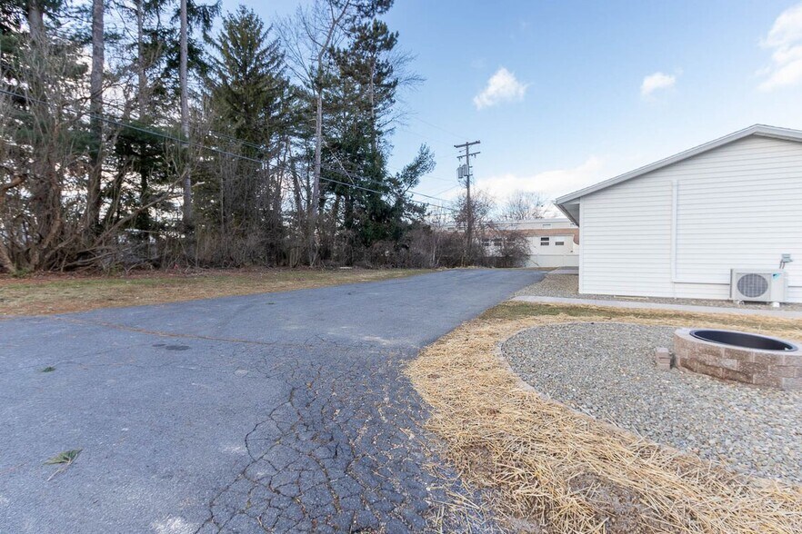 Building Photo - 1026 N Atherton St