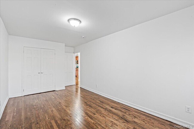 Building Photo - 953A E 217th St