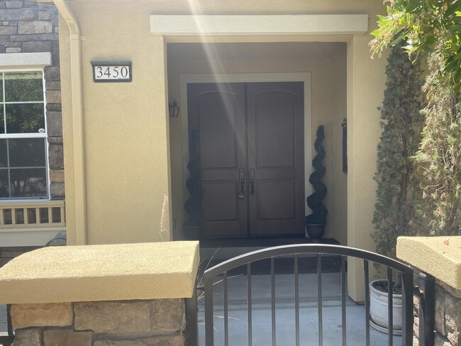 Building Photo - 3450 Capoterra Way