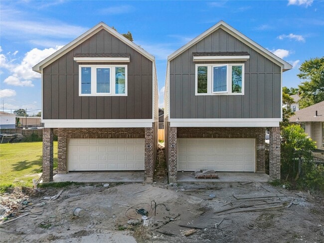 Primary Photo - 1504 Hussion St