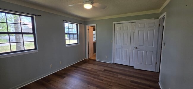 Building Photo - Location, Location, Location! This 3 bedroom / 2 bath is located within walking distance to Druid...