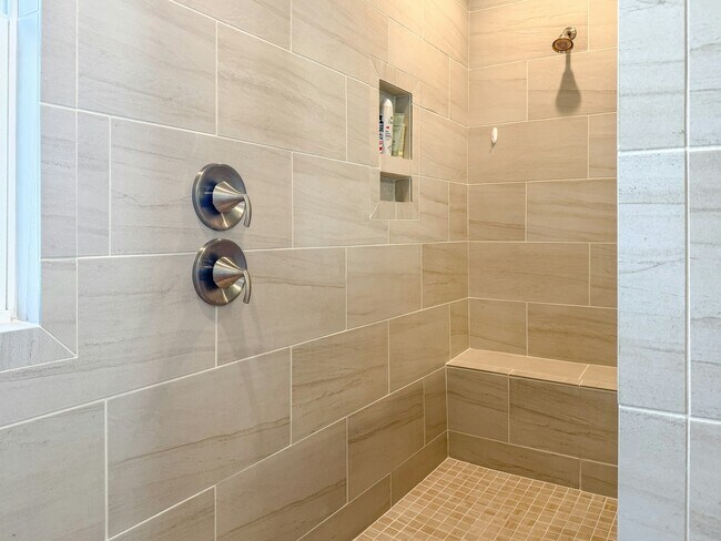 Building Photo - 5016 Azul Lp