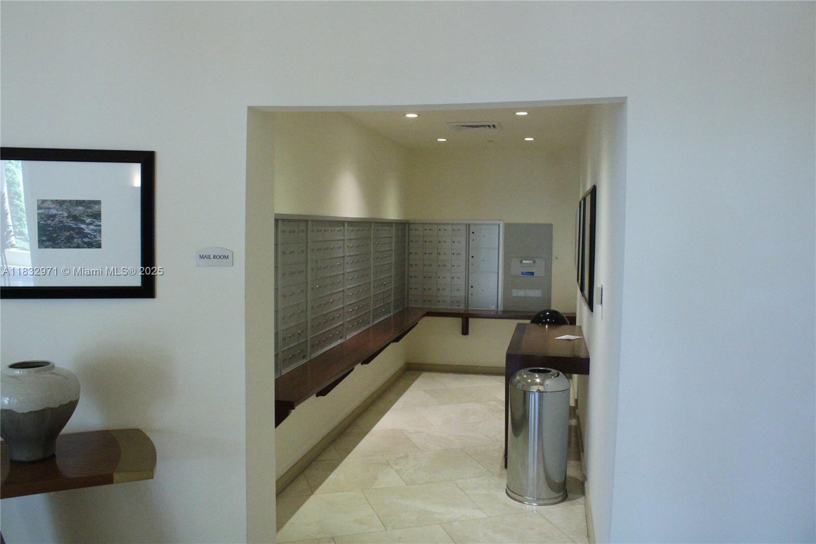 Building Photo - 2475 Brickell Ave