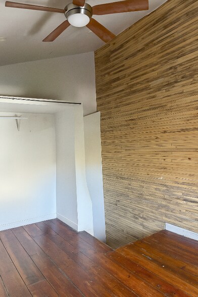 Building Photo - 1509 N Lawrence St