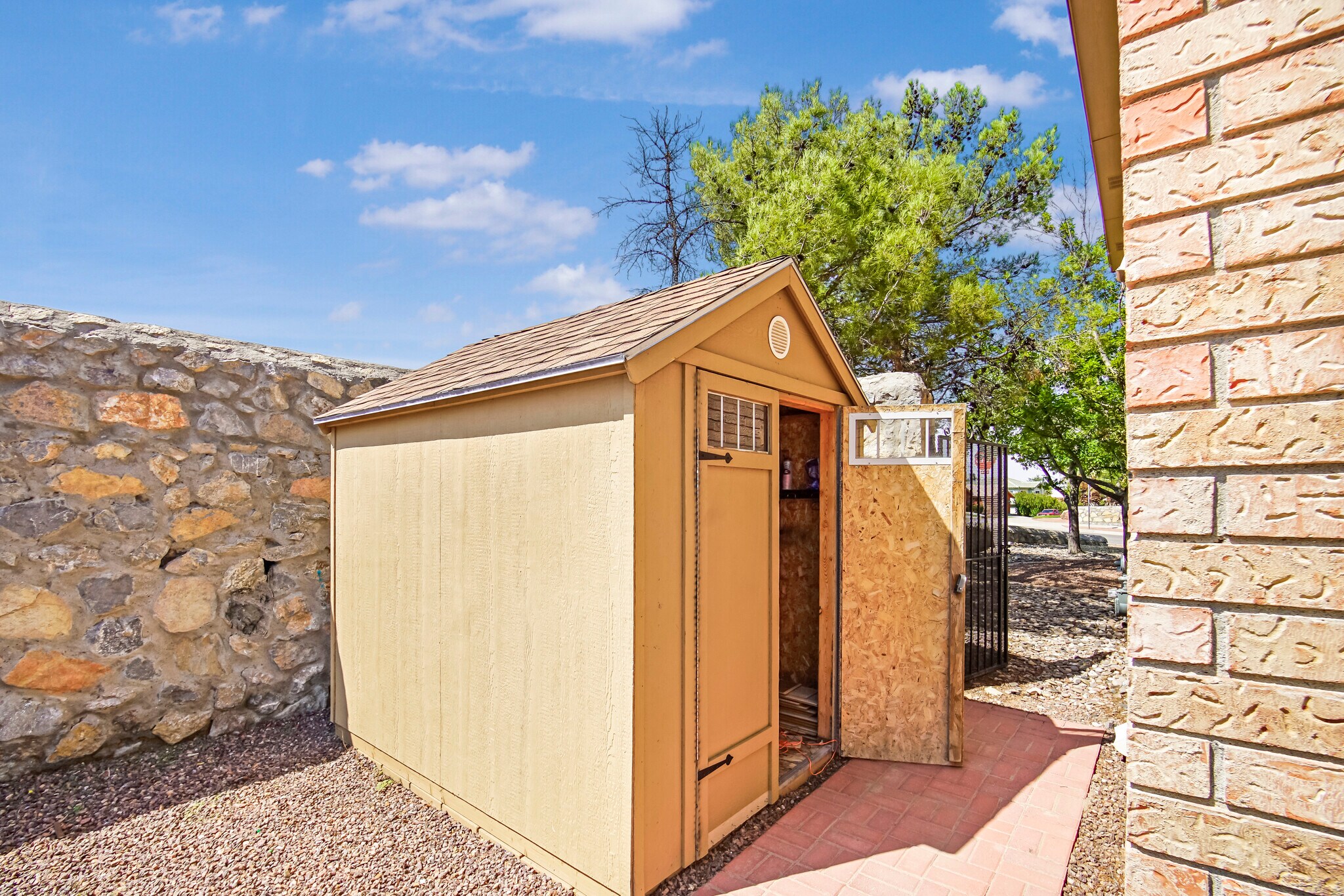 Building Photo - 918 Bella Cumbre Dr