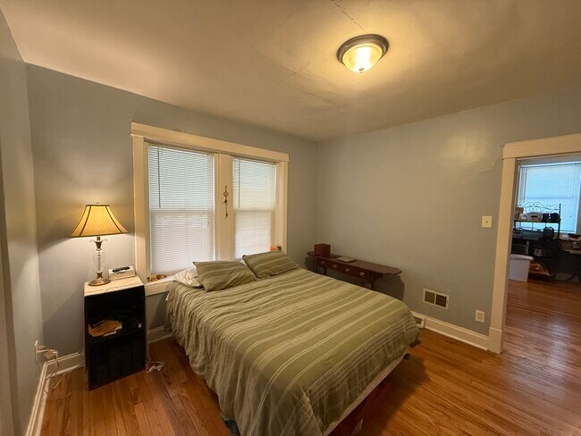 Building Photo - 5225 Bancroft Ave