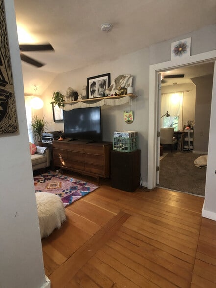 Building Photo - 1817 Spohn Ave