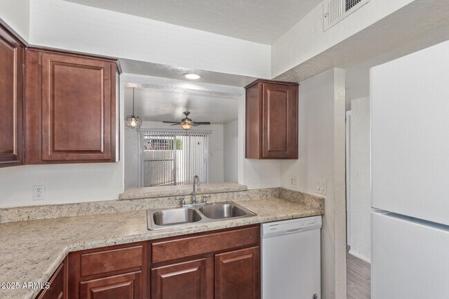 Building Photo - 7494 E Earll Dr