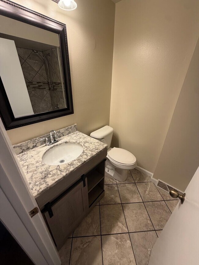 Building Photo - Beautifully renovated ranch home.