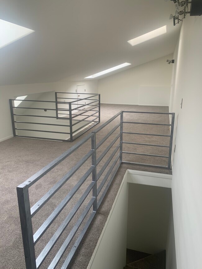 3rd Floor Bonus Room-unfurnished - 1314 16th St