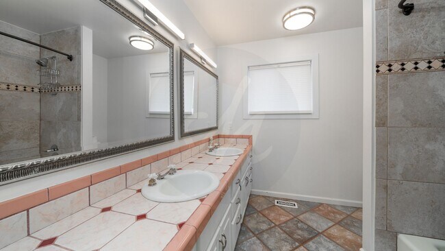 Building Photo - Beautiful Four Bedroom Home Near Broadmoor Bluffs