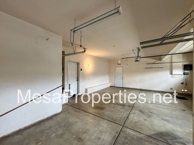 Building Photo - 15471 American Way