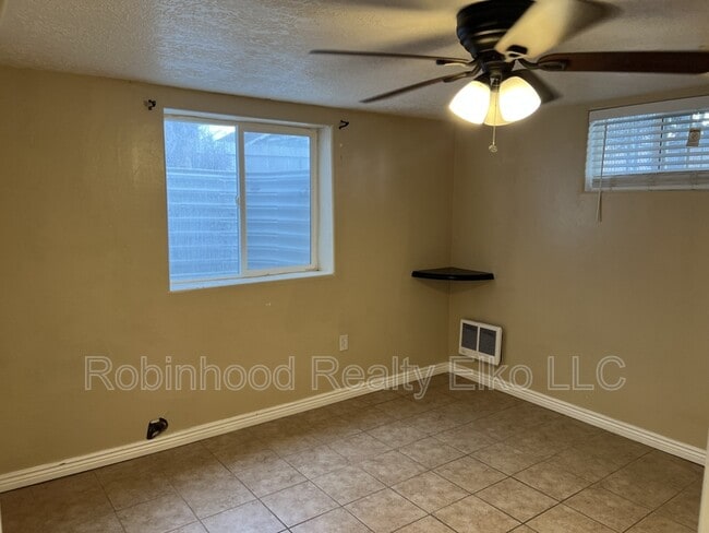 Building Photo - 786 Wilson Ave