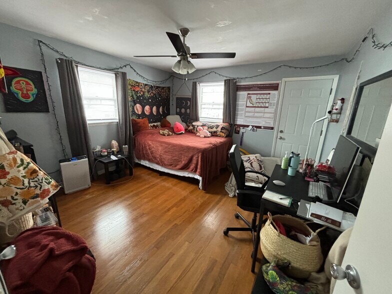 Building Photo - 1812 Northwestern Ave