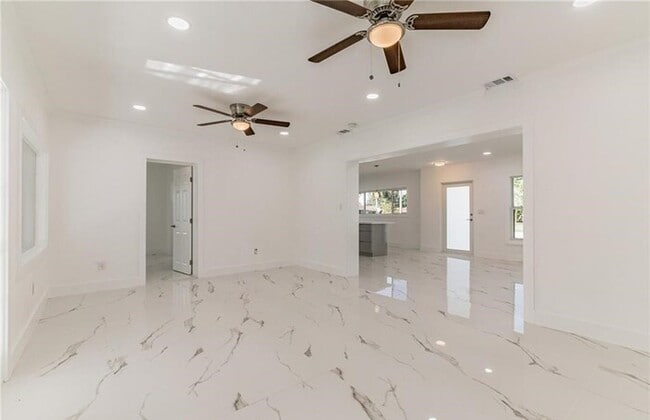 Building Photo - Fort Myers Single Family Home