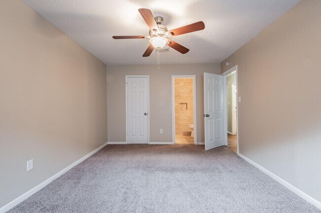 Building Photo - 1007 Cascade Creek Dr